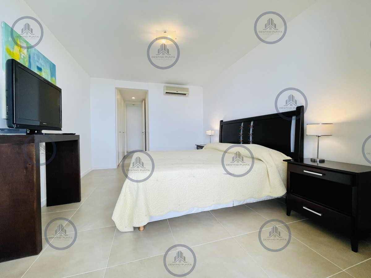 Apartamento ID.1029 - Venta de apartamento de dos dormitorios con parrillero en complejo privado de Punta Ballena