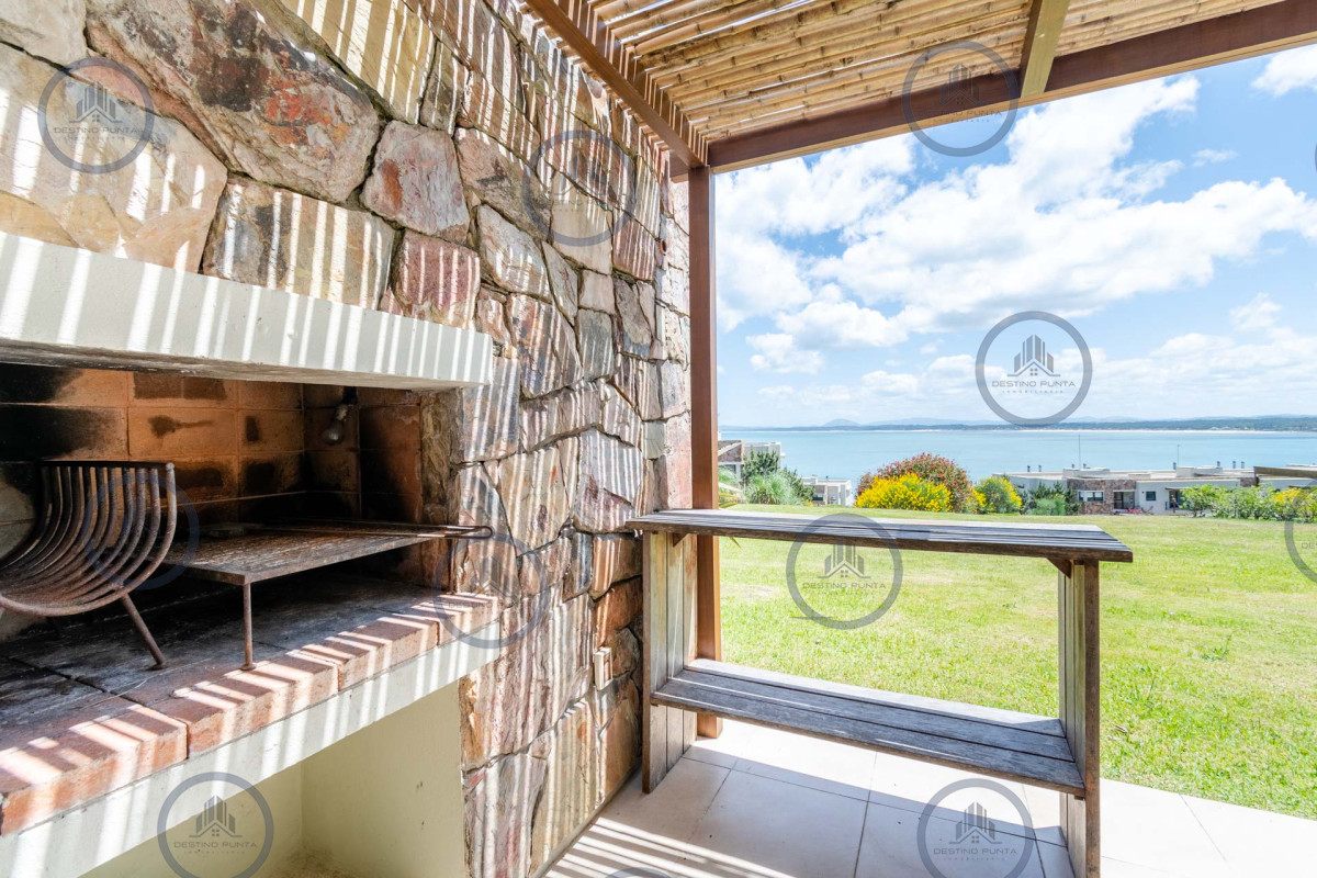 Apartamento ID.377 - Alquiler temporario de apartamento de dos dormitorios con parrillero, Punta Ballena