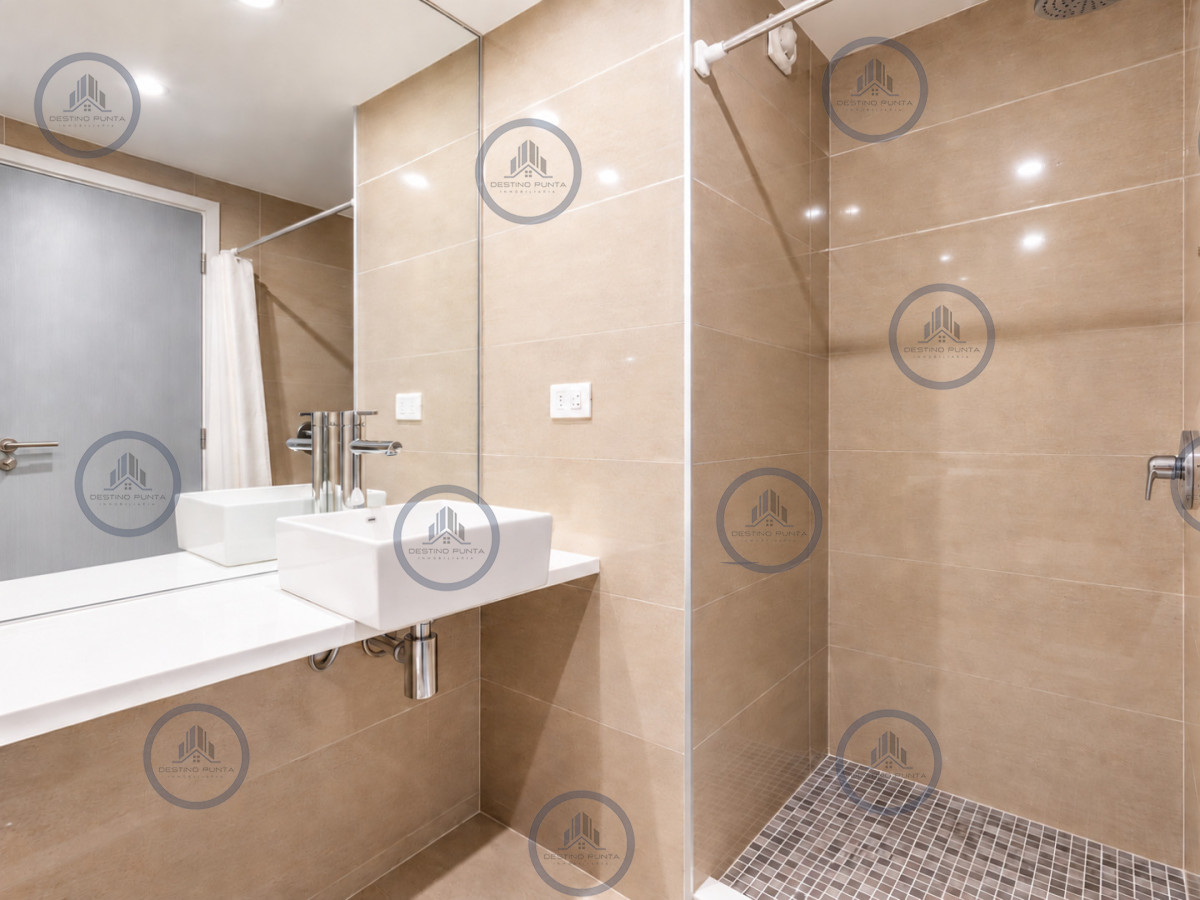 Apartamento ID.3291 - Apartamento de 2 Dormitorios en Suite con Vista al Mar. Playa Mansa, Punta del Este