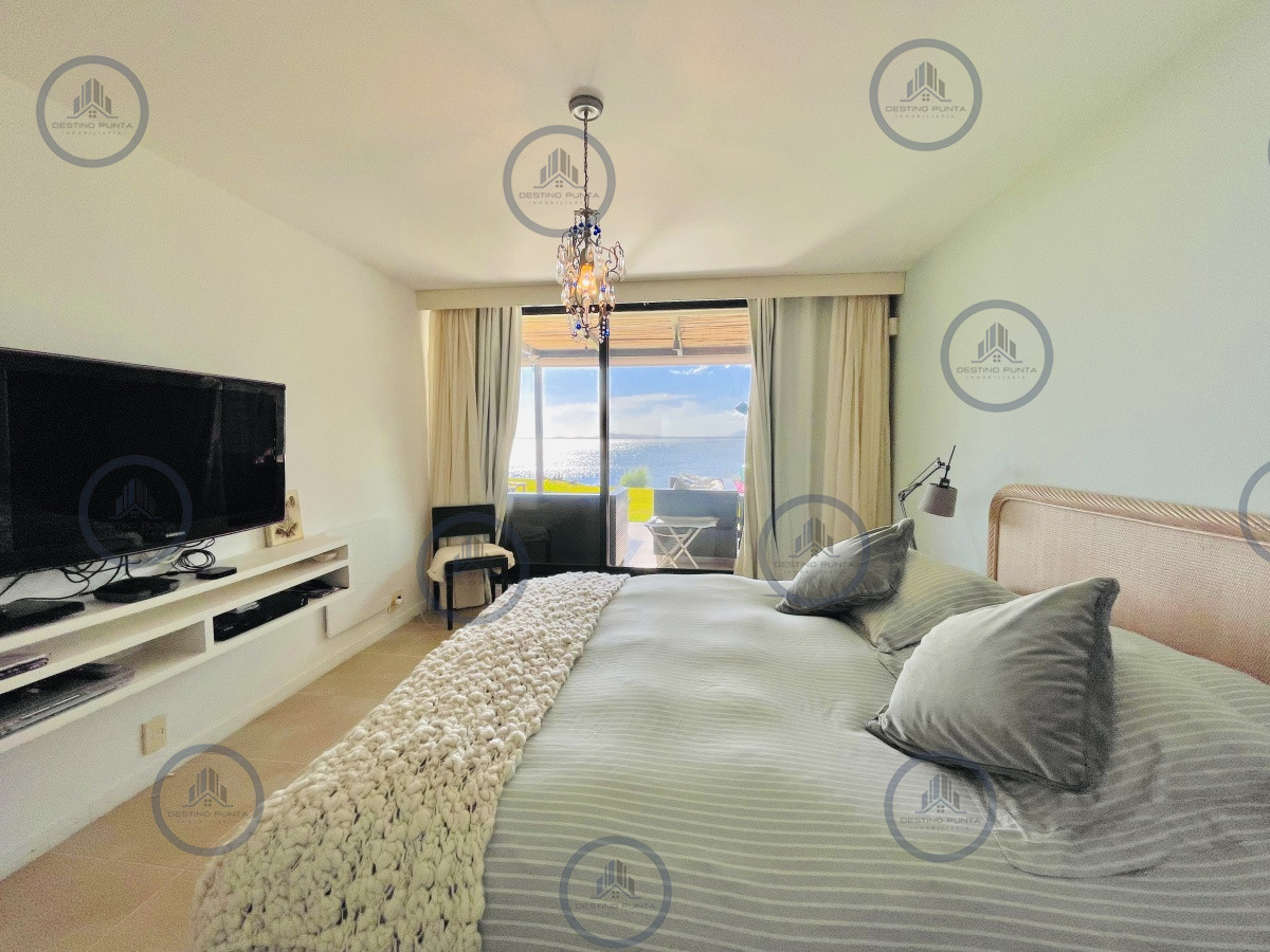 Apartamento ID.421 - Maravilloso departamento de 2 dormitorios con parrillero y salida al jardín en alquiler 