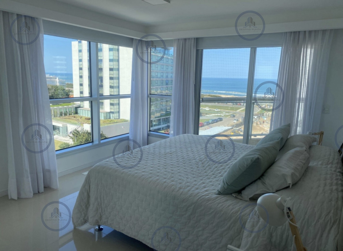 Apartamento ID.3284 - Alquiler temporal de apartamento a pasos de Playa Brava, 3 dormitorios mas dependencia y parrillero