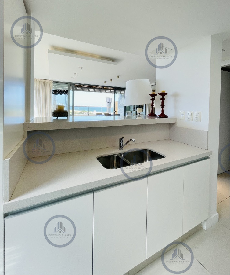 Apartamento ID.112 - Venta OPORTUNIDAD de exclusivo departamento de tres dormitorios y Parrillero en Punta Ballena