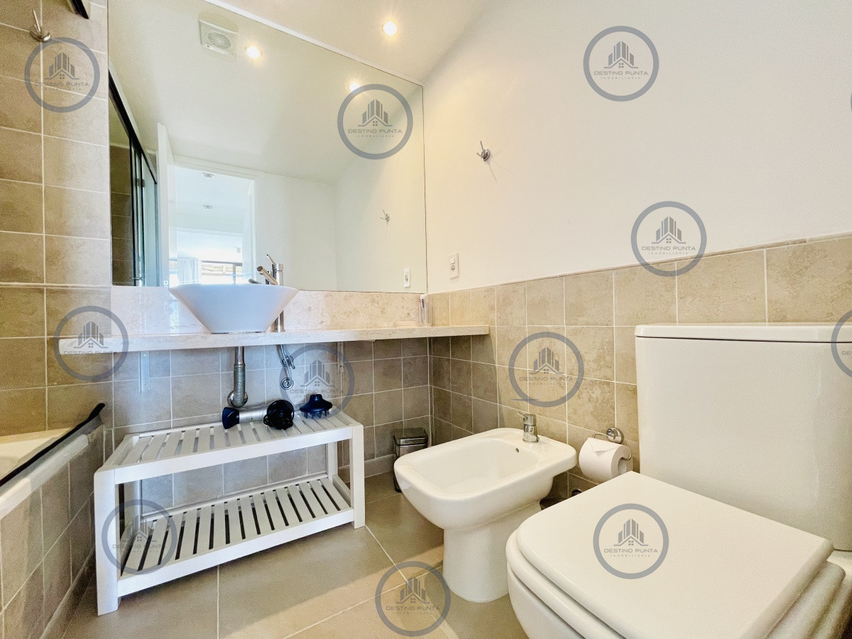 Apartamento ID.506 - Venta y alquiler temporario de apartamento de un dormitorio con parrillero en exclusivo complejo de Punta Ballena