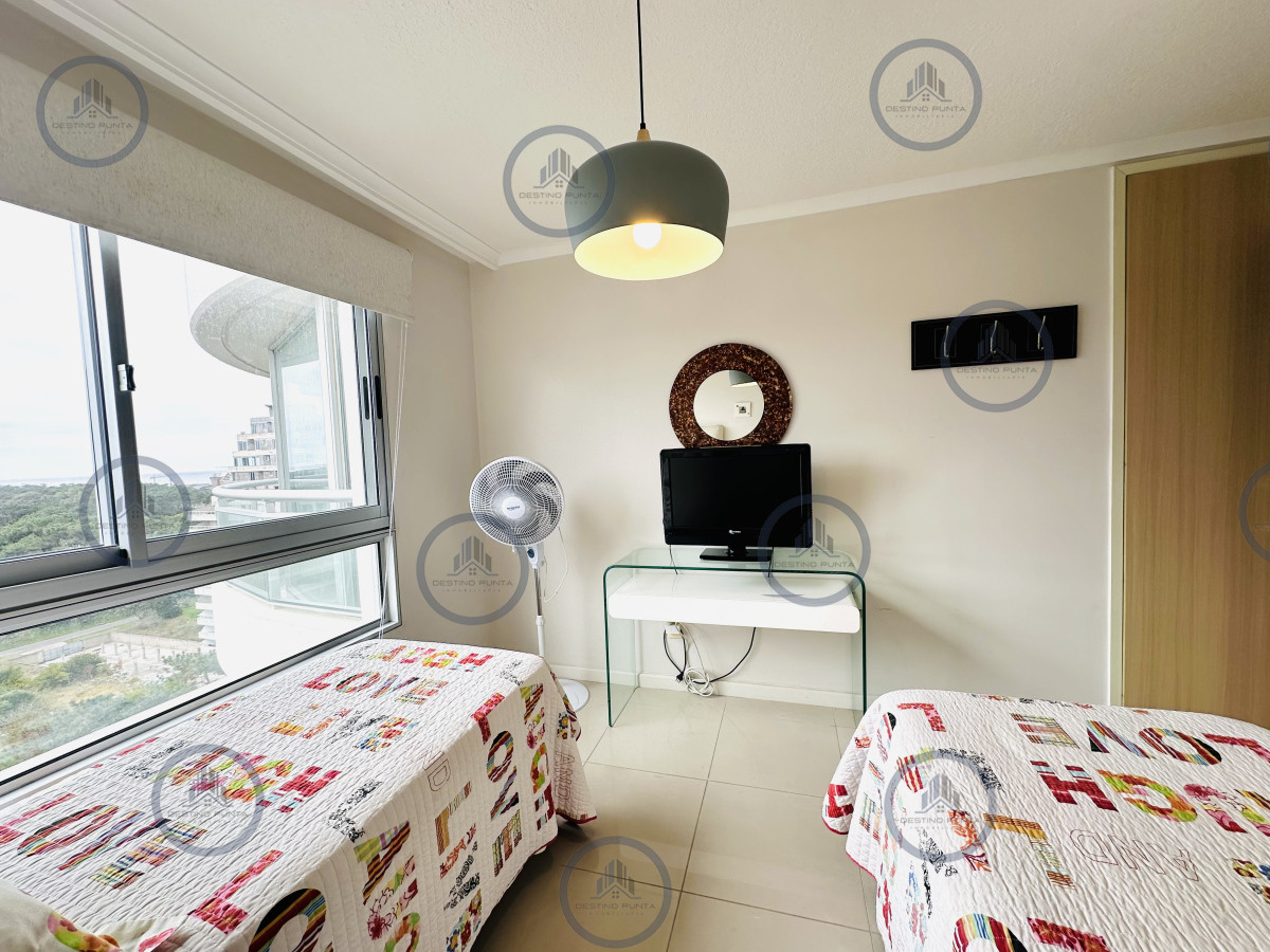 Apartamento ID.176 - Apartamento de 3 Dormitorios en Venta, Ocean Drive Punta del Este