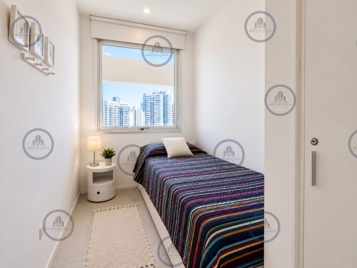 Apartamento ID.3255 - Apartamento de 3 Dormitorios con Vista al Mar, en Playa Brava Punta del Este