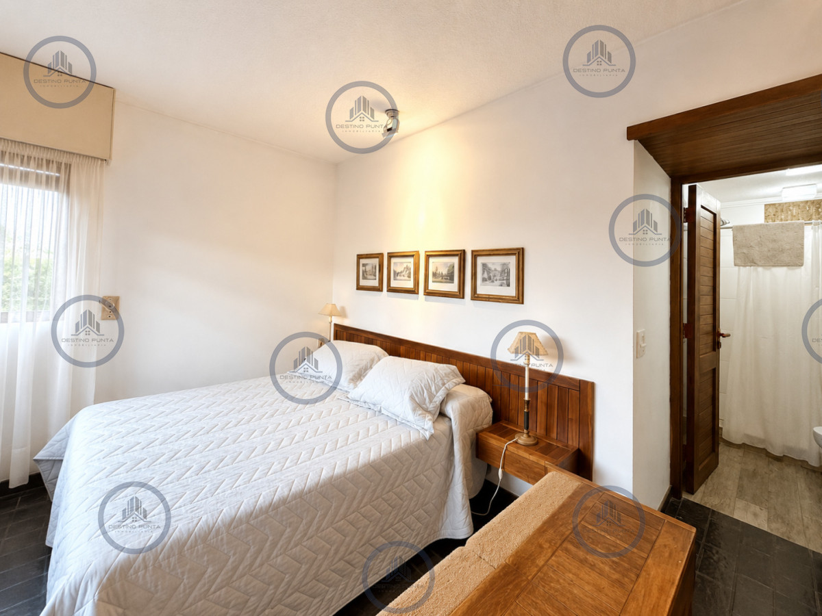 Apartamento ID.3115 - Oportunidad en Venta! Apartamento con alma de casa, 3 Dormitorios, Parrillero y Estufa, en zona Península Punta del Este