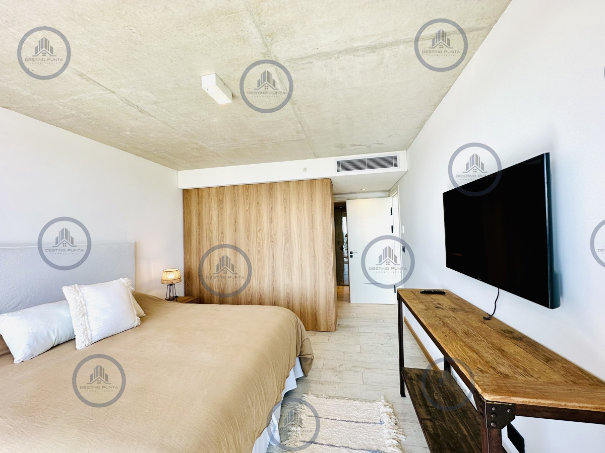 Apartamento ID.679 - Moderno Apartamento de 1 Dormitorio en suite piso alto en Torre Surfside Village, Punta del Este