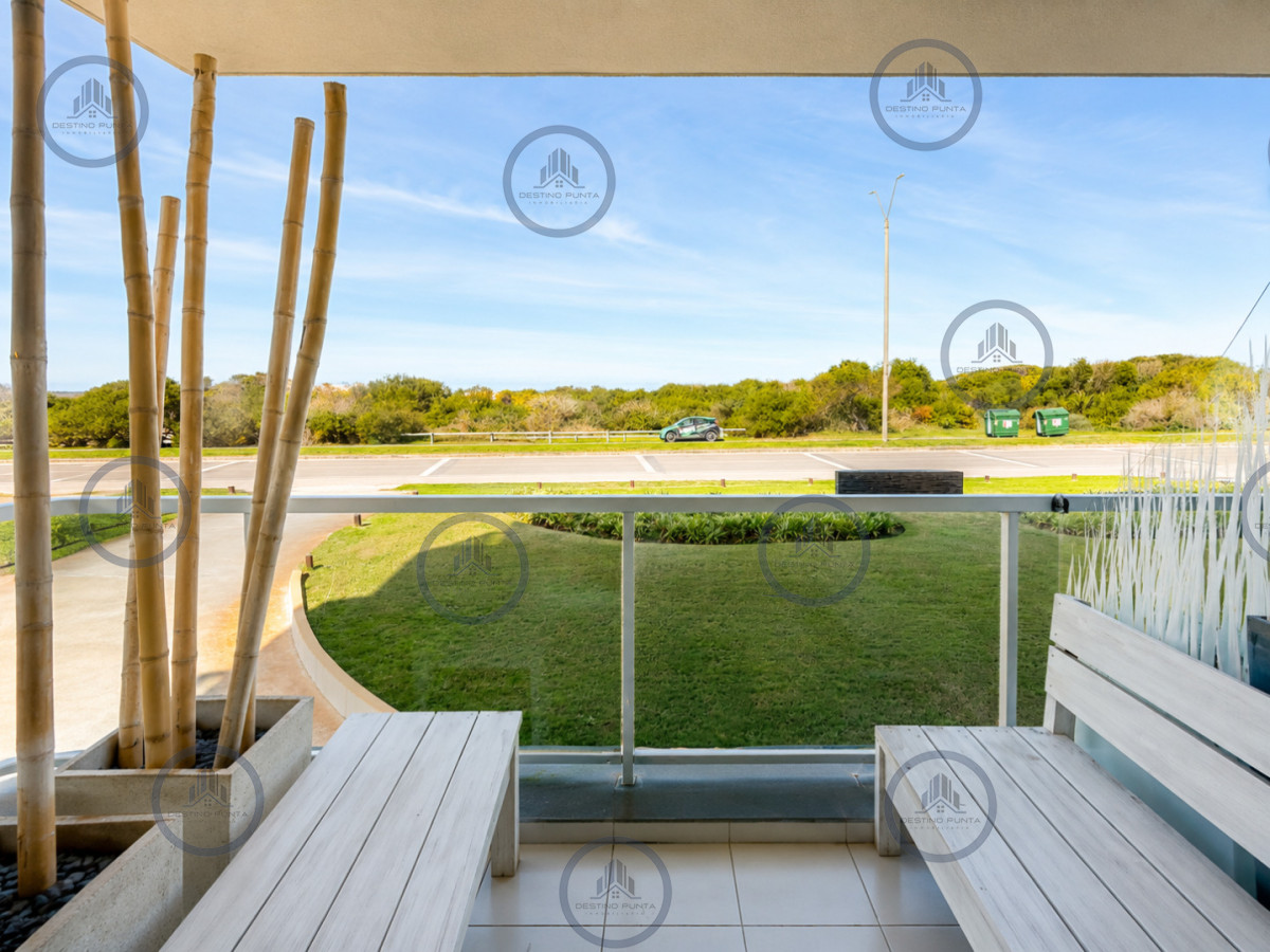 Apartamento ID.3250 - Apartamento moderno de 3 Dormitorios frente al mar en Playa Brava, Punta del Este