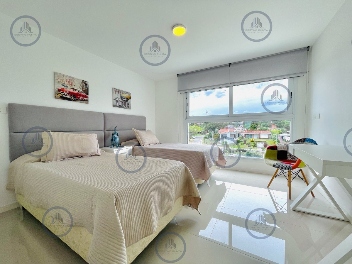 Apartamento ID.304 - Apartamento de 3 Dormitorios y Parrillero Frente al Mar, Playa Mansa
