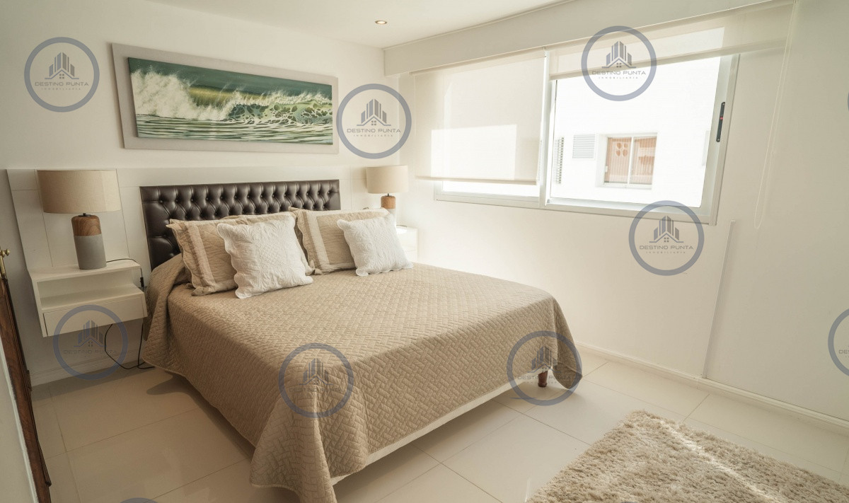 Apartamento ID.956 - Apartamento de 6 Dormitorios Frente al Puerto de Punta del Este