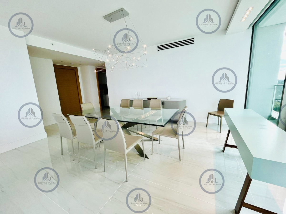 Apartamento ID.2287 - Exclusiva unidad de 4 dormitorios en suite en Fendi Chateu Playa Mansa Disponible Alquiler Anual