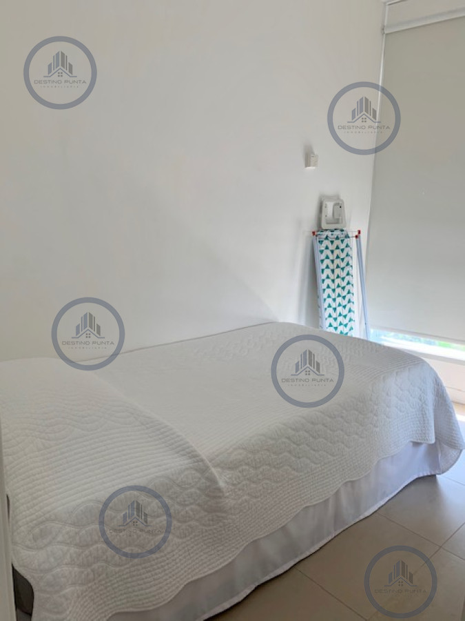 Apartamento ID.51 - Alquiler temporario de apartamento de dos dormitorios más dependencia de servicio sobre Playa Brava, Punta del Este