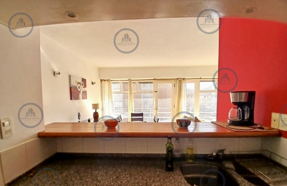 Apartamento ID.3193 - Venta | Apartamento de 2 dormitorios frente al mar – Playa Mansa, Punta del Este
