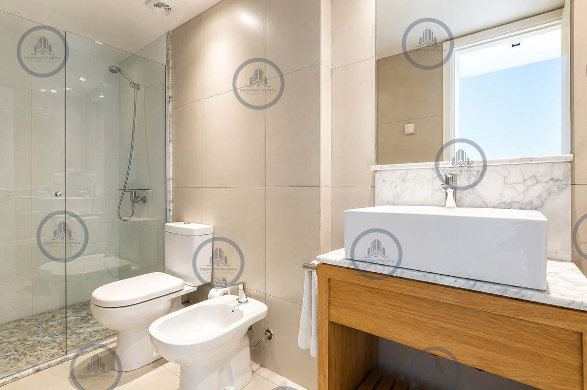 Apartamento ID.429 - Apartamento de 3 Dormitorios, Parrillero de uso exclusivo y Jardín en Punta Ballena, Punta del Este