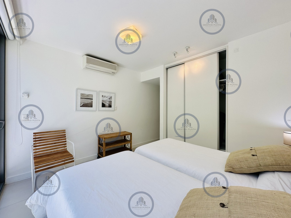 Apartamento ID.1690 - Venta y Alquiler temporario de apartamento moderno de dos dormitorios con parrillero en Punta Ballena