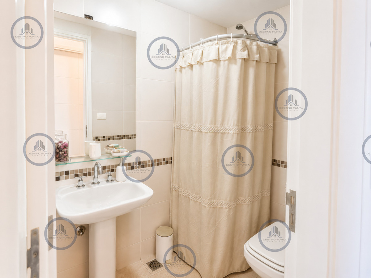 Apartamento ID.3255 - Apartamento de 3 Dormitorios con Vista al Mar, en Playa Brava Punta del Este