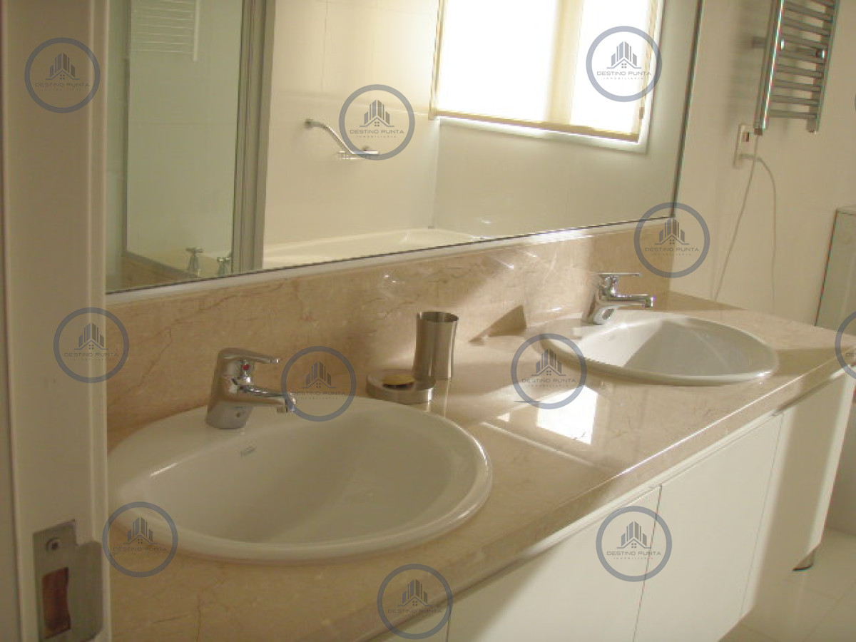 Apartamento ID.50 - Alquiler temporario de departamento esquinero en torre Le Parc, Punta del Este