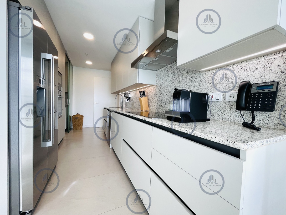 Apartamento ID.1940 - Venta Espectacular Apartamento Frente al Mar, 3 Dormitorios, Le Parc Punta del Este