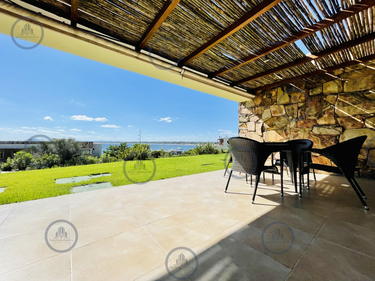 Apartamento ID.506 - Venta y alquiler temporario de apartamento de un dormitorio con parrillero en exclusivo complejo de Punta Ballena