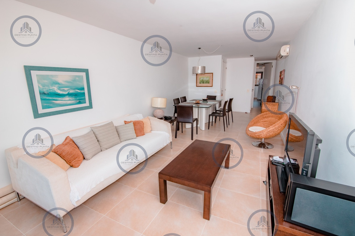 Apartamento ID.557 - Venta de apartamento de dos dormitorios con parrillero exclusivo, Punta Ballena