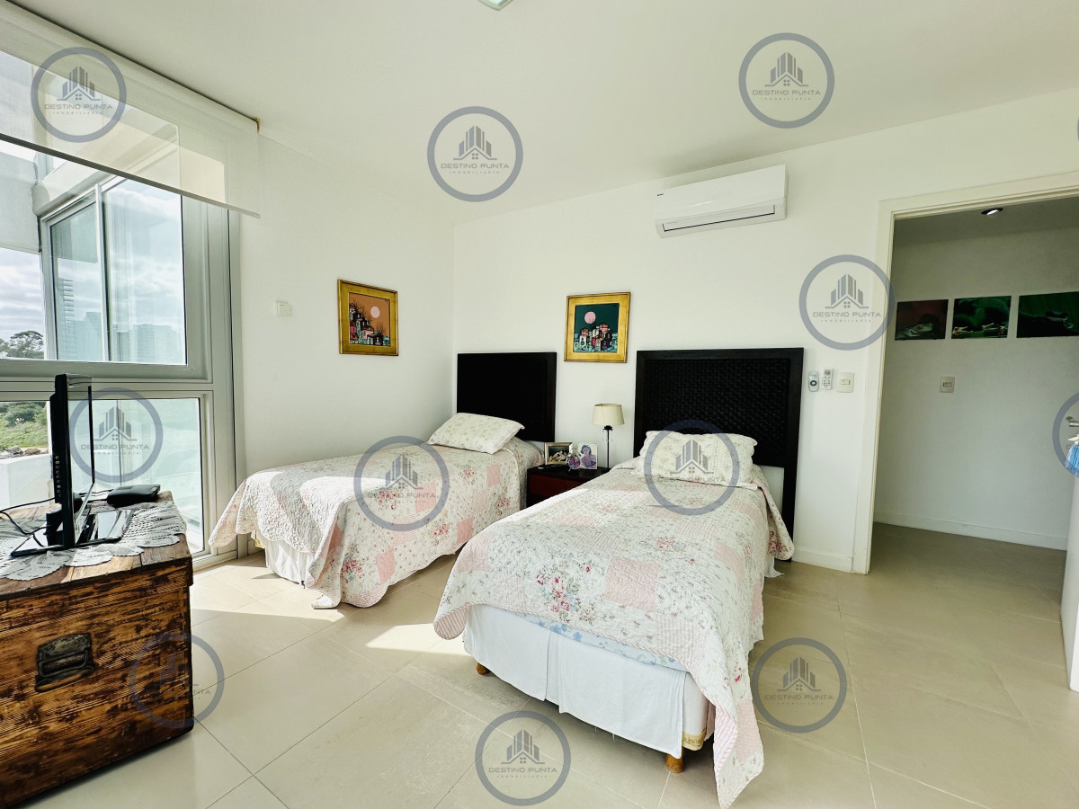Apartamento ID.1762 - Oportunidad en Venta! Apartamento sobre playa Brava de 3 Dormitorios más Dependencia, Torre Le Parc