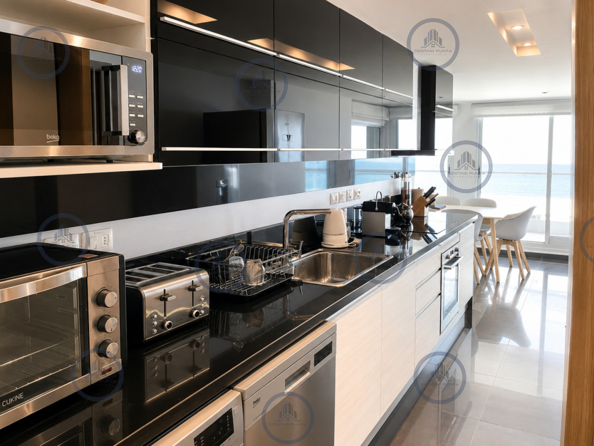 Apartamento ID.1776 - Venta de gran apartamento de 3 dormitorios con parrillero propio en Playa Brava, Punta del Este