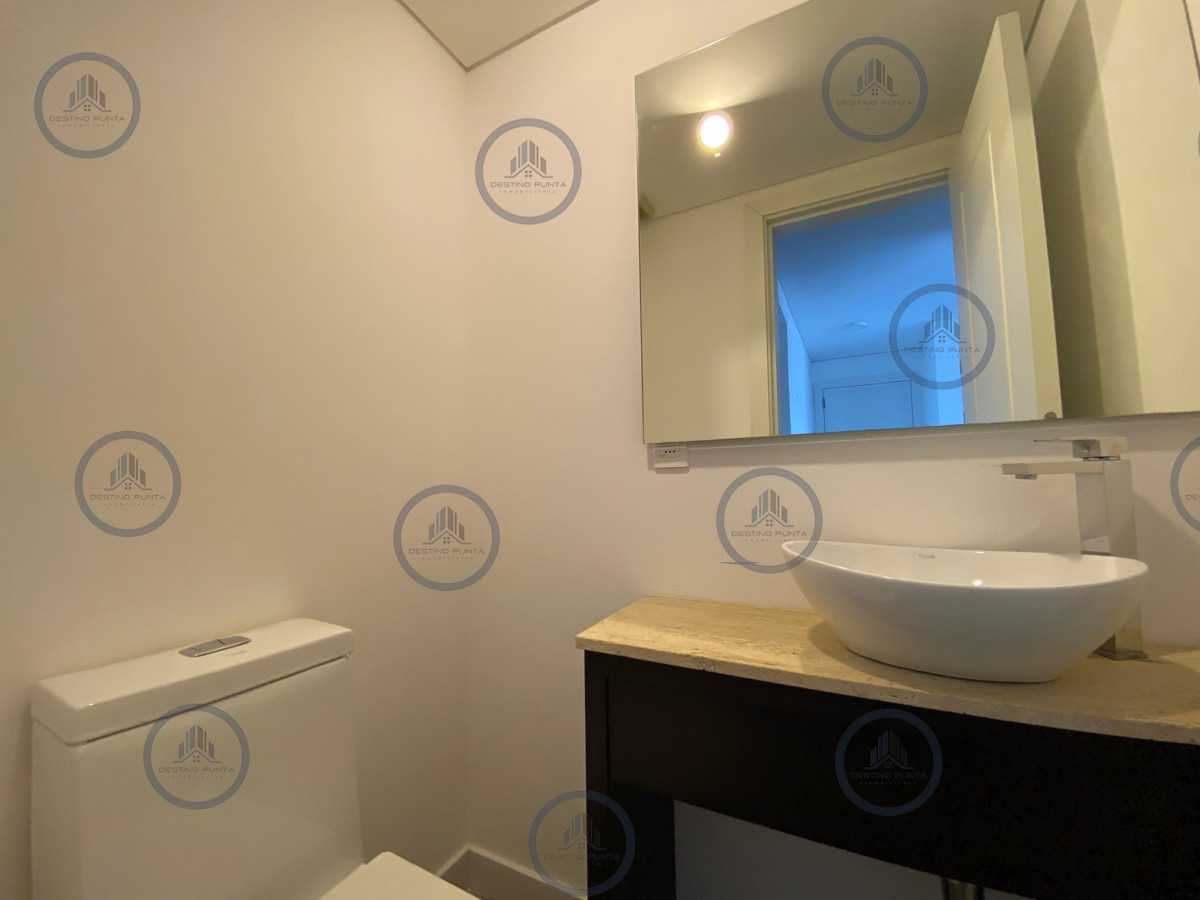 Apartamento ID.777 - Espectacular Apartamento de Dos Dormitorios, Dependencia y Parrillero a Estrenar en Punta del Este