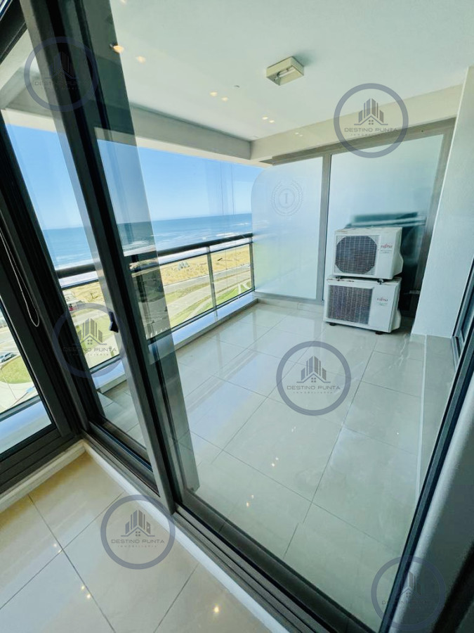 Apartamento ID.994 - Alquiler temporario de apartamento de tres dormitorios en torre de categoría sobre Playa Brava, Punta del Este