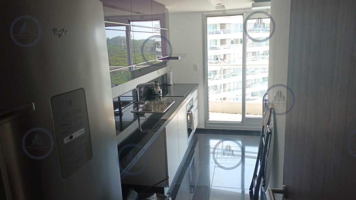 Apartamento ID.1728 - Apartamento de 1 Dormitorio en torre Moderna con todos los servicios, Playa Brava