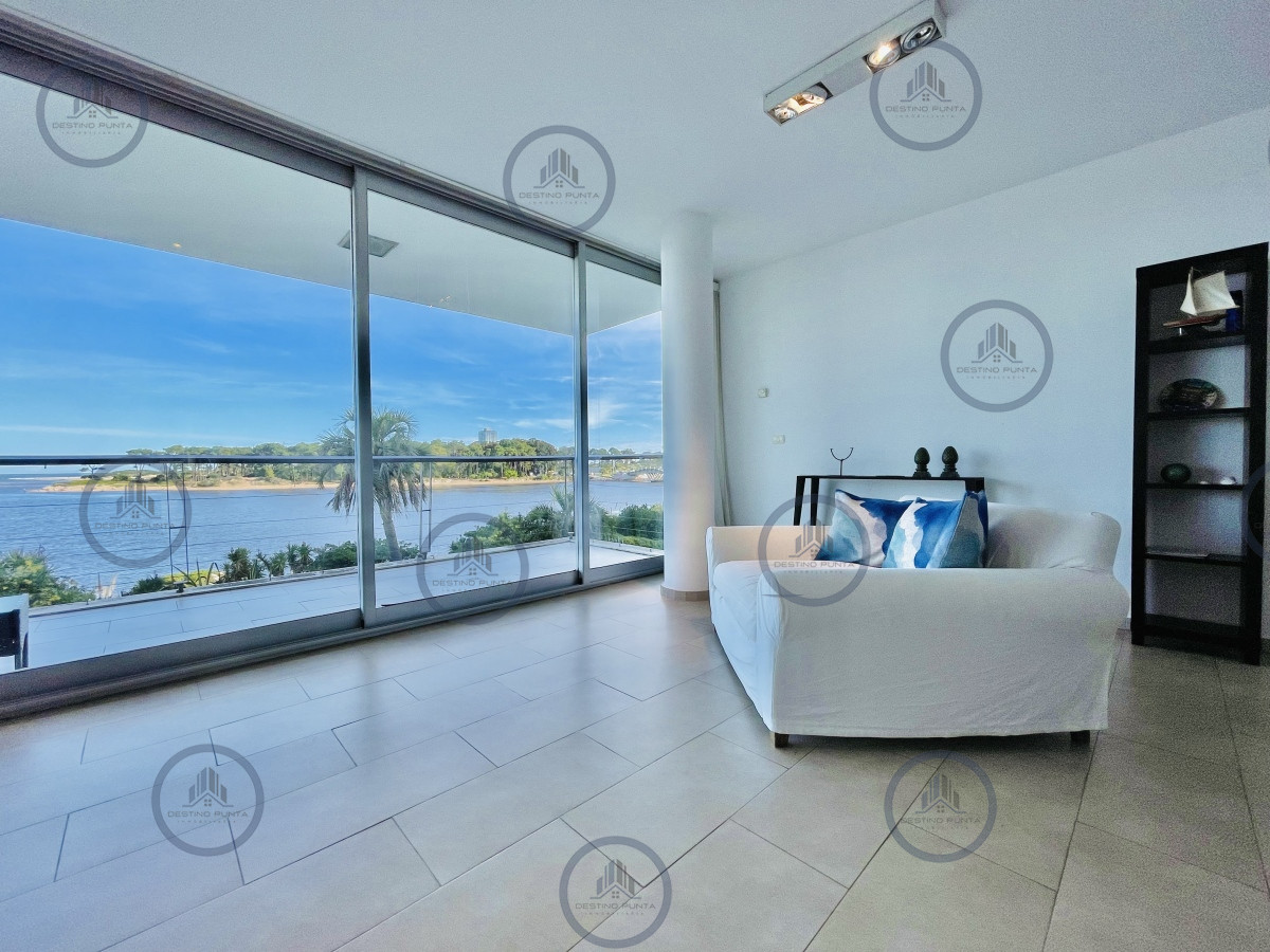 Apartamento ID.1925 - Venta de Moderno Apartamento de 3 Dormitorios Frente al Mar en La Barra