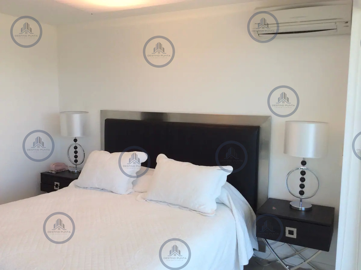 Apartamento ID.218 - Venta y alquiler de moderno departamento de tres dormitorios más dependencia a pasos de Playa Brava