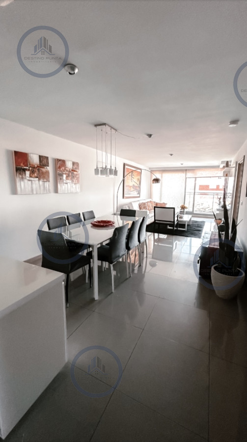 Apartamento ID.2314 - Apartamento de 2 dormitorios con 2 baños en alquiler por temporada torre moderna de Punta del este 
