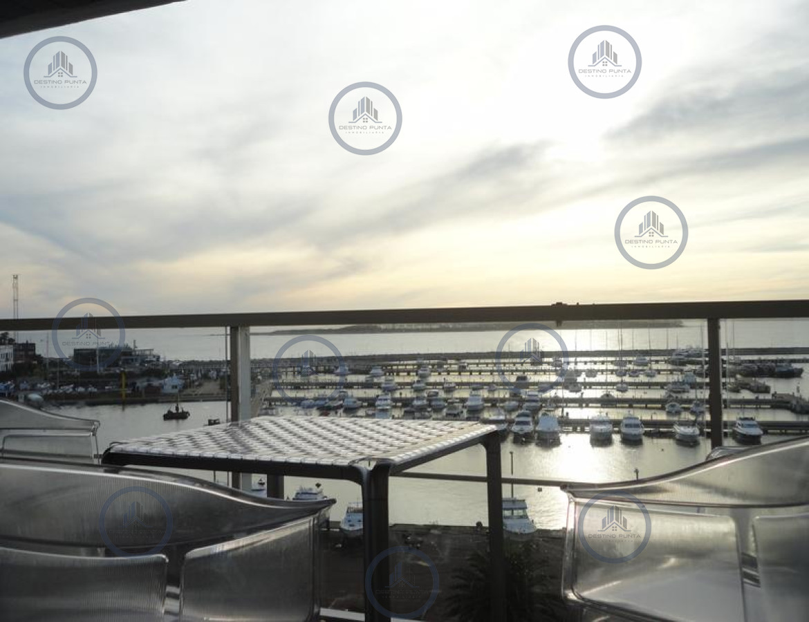 Apartamento ID.956 - Apartamento de 6 Dormitorios Frente al Puerto de Punta del Este