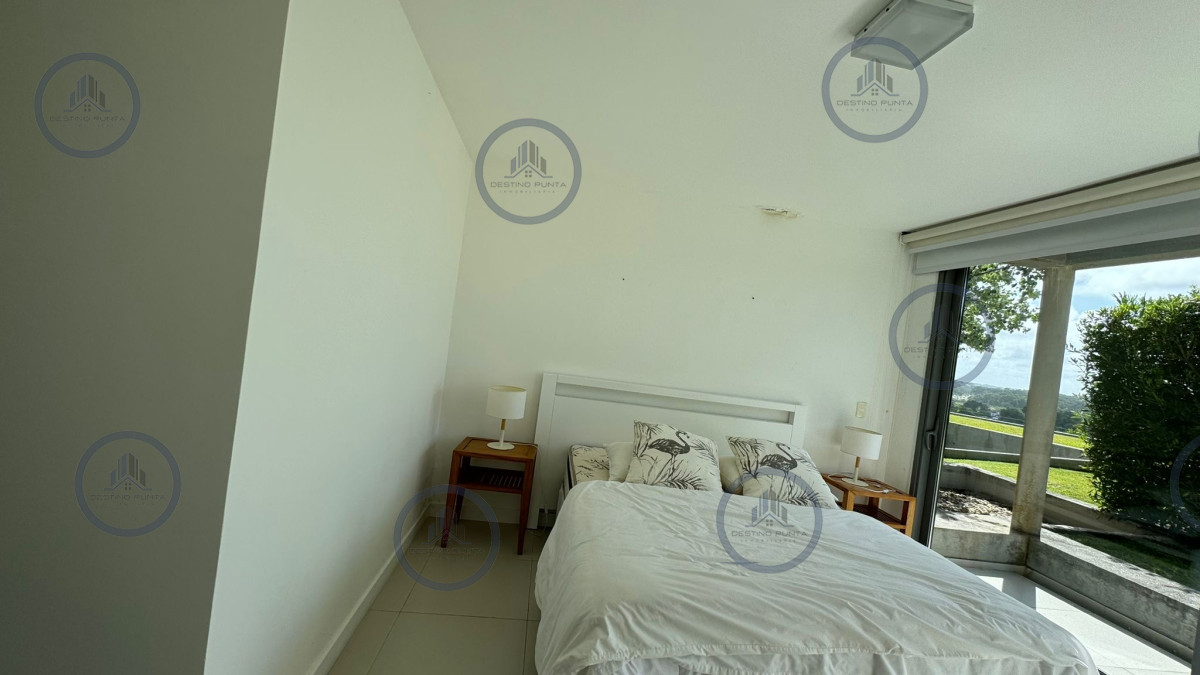 Apartamento ID.2426 - Alquiler temporal de apartamento de 2 dormitorios con parrillero y patio en punta ballena 