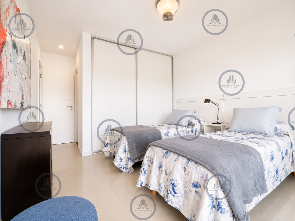 Apartamento ID.3259 - Moderno Apartamento de 3 Dormitorios frente al mar en Playa Brava, Punta del Este