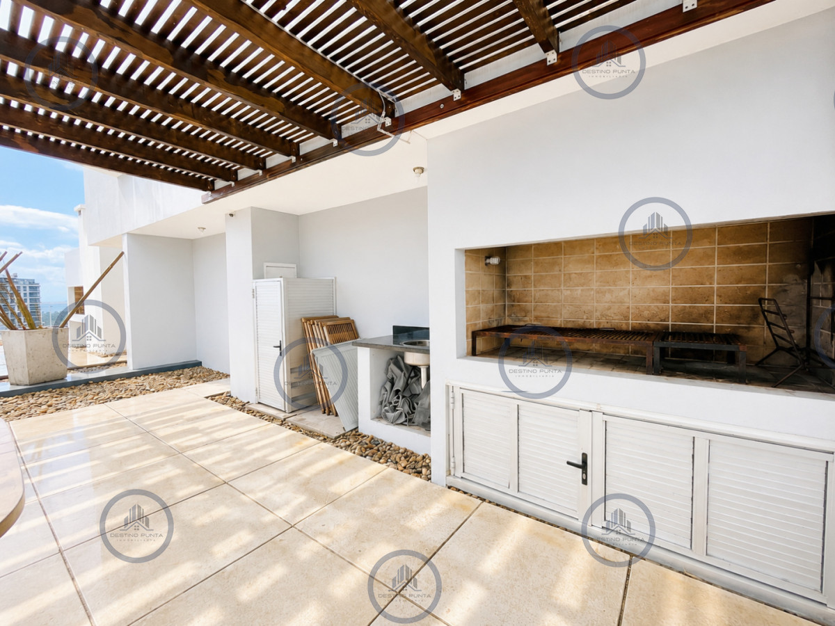 Apartamento ID.1121 - Moderno Apartamento Penthouse con Parrillero en torre One, Playa Brava Punta del Este