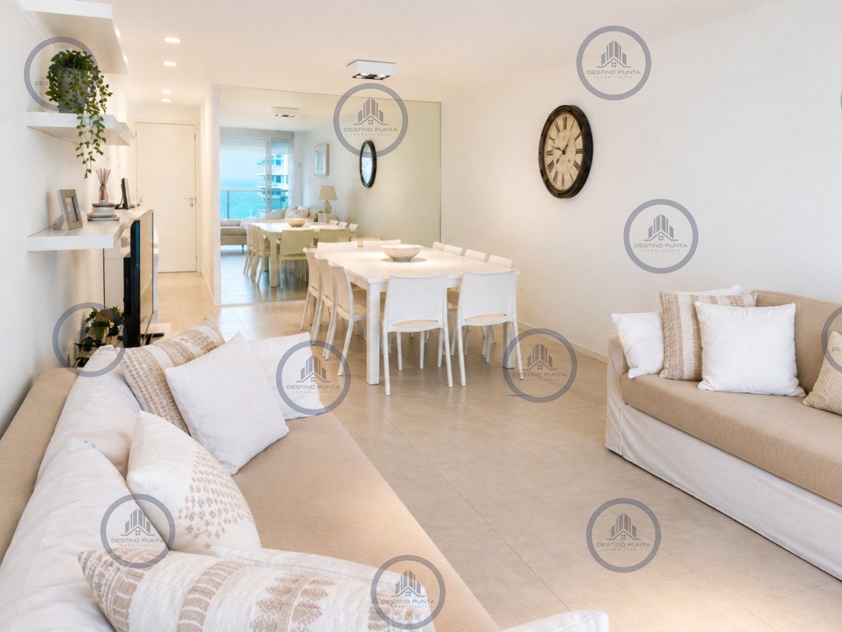 Apartamento ID.3255 - Apartamento de 3 Dormitorios con Vista al Mar, en Playa Brava Punta del Este