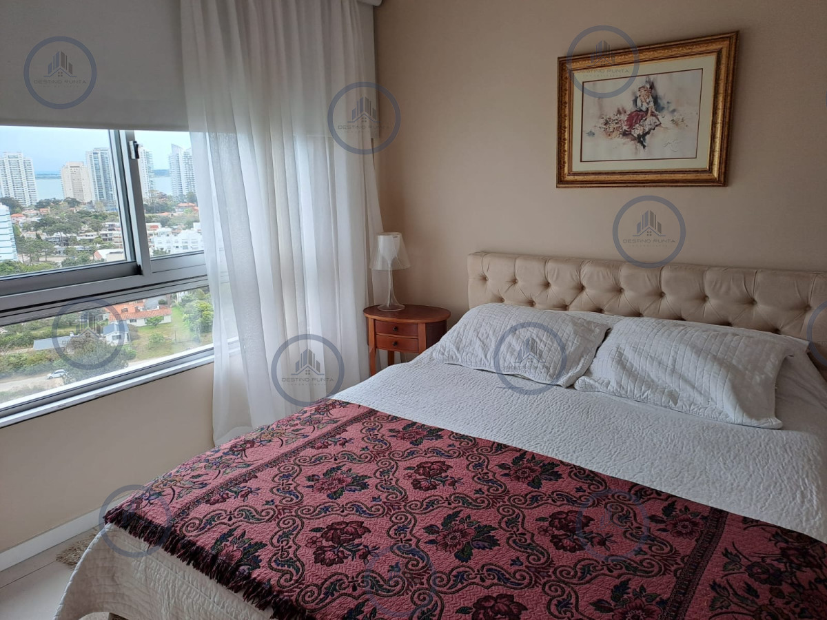 Apartamento ID.916 - Alquiler temporario de apartamento de dos dormitorios con dos baños en torre con servicios sobre Roosevelt