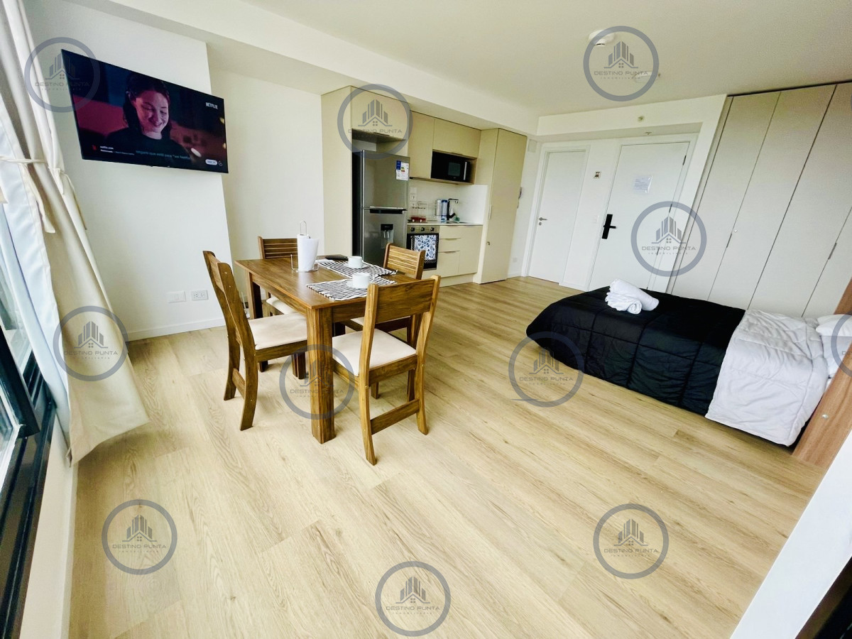 Apartamento ID.1835 - Moderno Monoambiente en Torre con Servicios sobre Roosevelt, Punta del Este