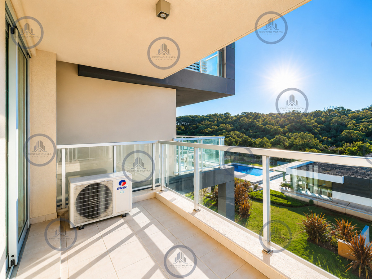 Apartamento ID.3106 - Apartamento de 3 Dormitorios en Primera Línea del Mar, Playa Brava Punta del Este