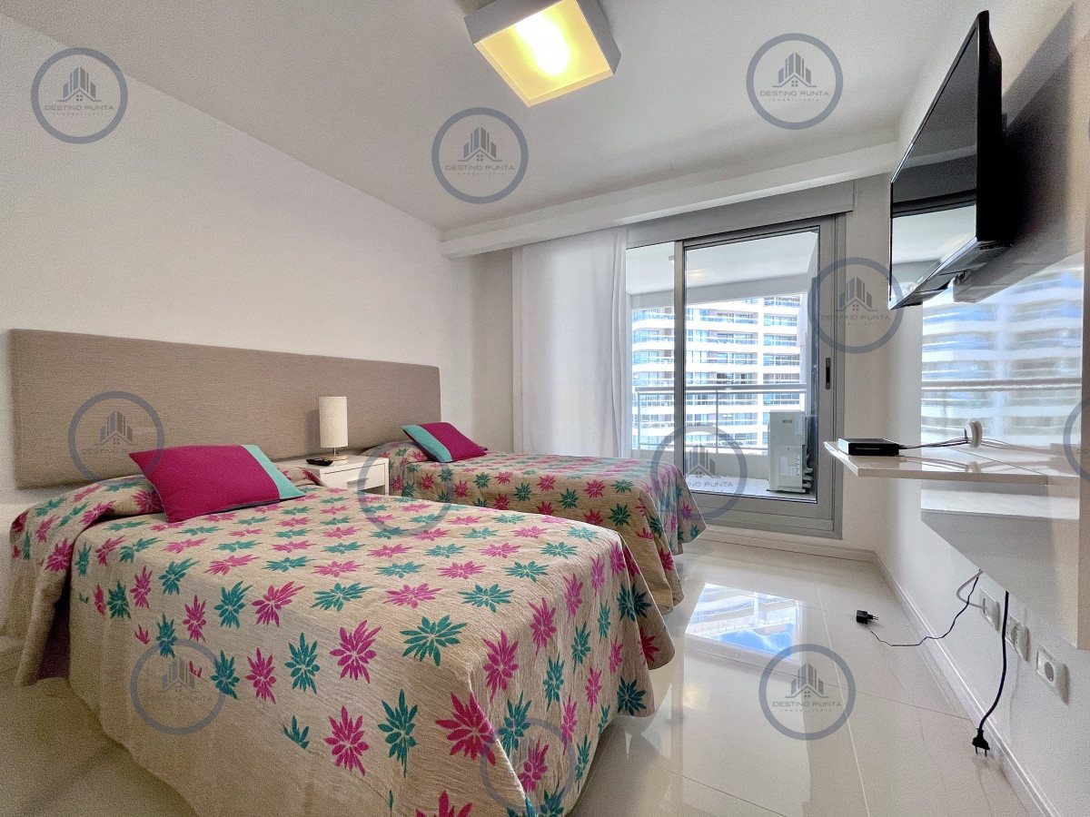 Apartamento ID.442 - Alquiler temporario de apartamento de dos dormitorios con dos baños en Playa Brava