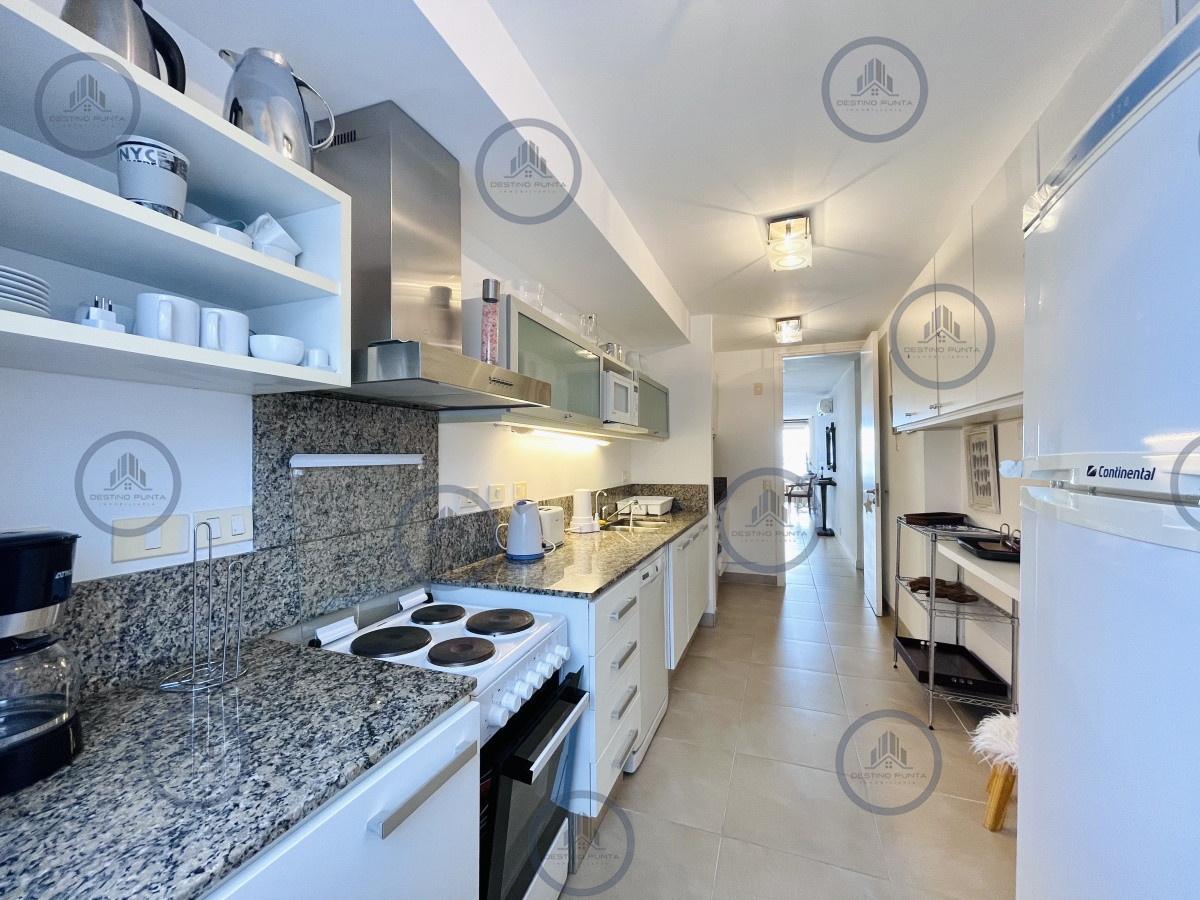 Apartamento ID.1192 - Venta y alquiler de apartamento de dos dormitorios con parrillero de uso exclusivo en Punta Ballena