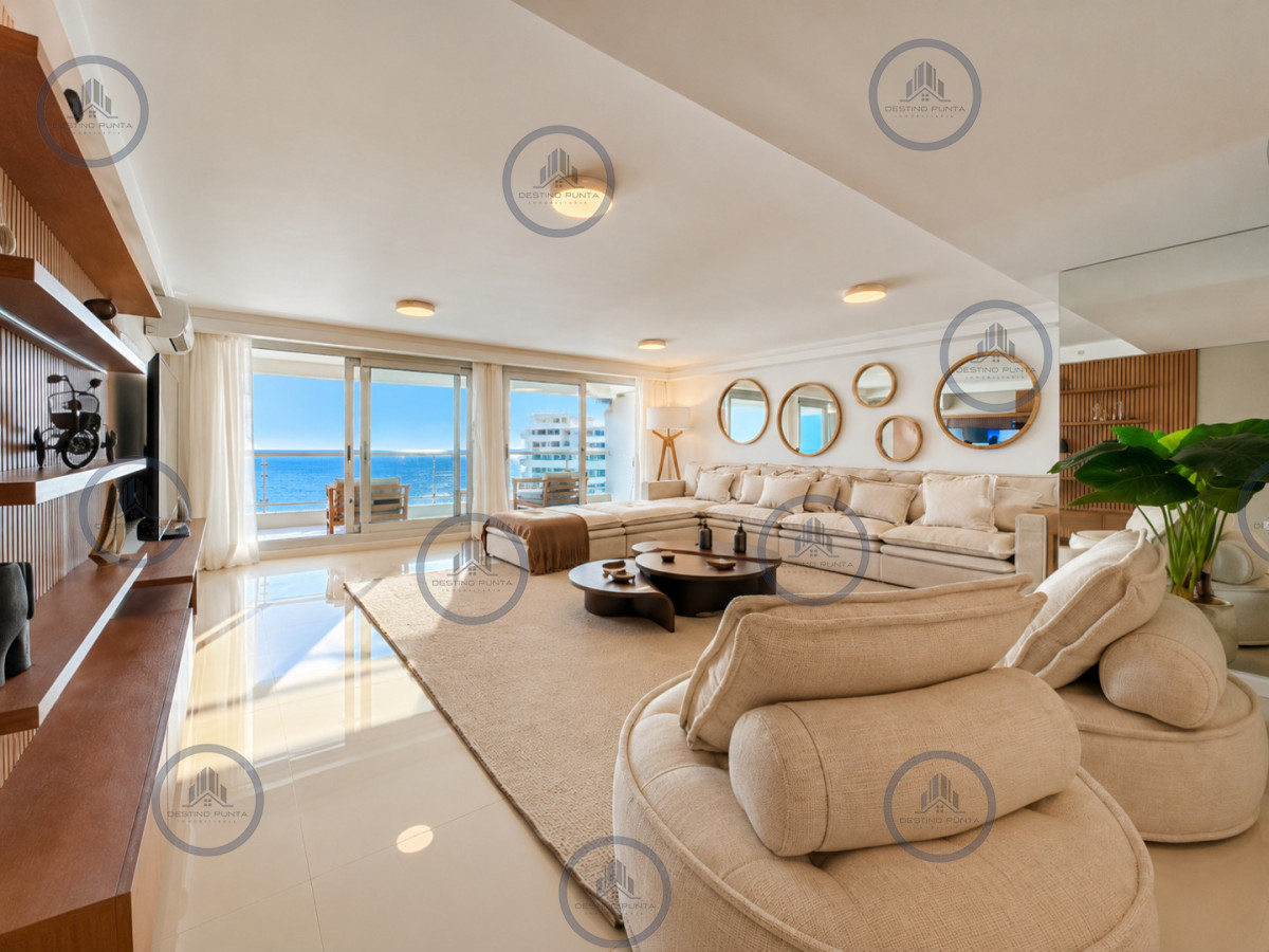 Apartamento ID.150 - Espectacular Penthouse Duplex con 4 Dormitorios + Dependencia y Terraza con Parrillero, en torre premium de Playa Brava, Punta del Este