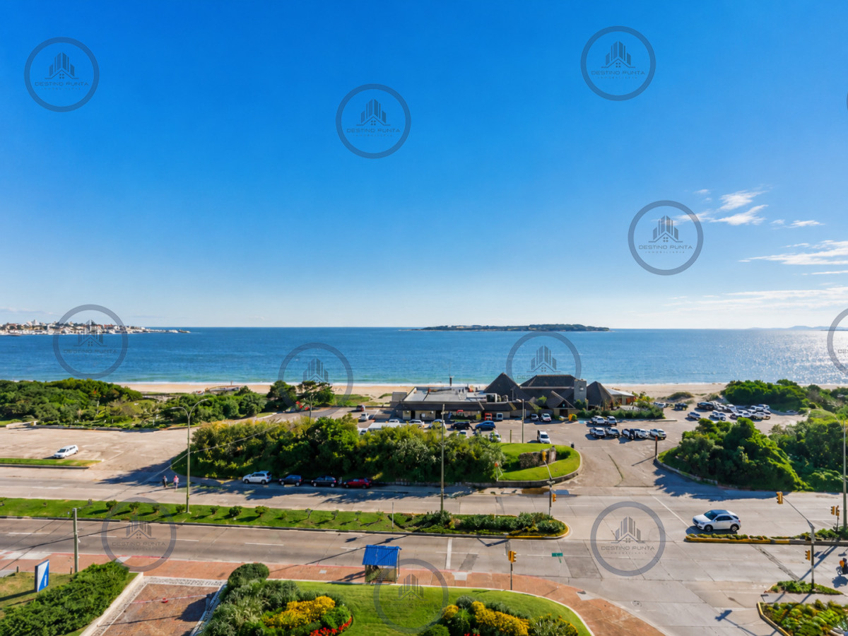 Apartamento ID.79 - Apartamento de 3 Dormitorios sobre Playa Mansa, en Venta y Alquiler, Punta del Este