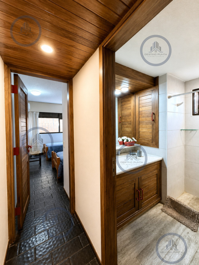 Apartamento ID.3115 - Oportunidad en Venta! Apartamento con alma de casa, 3 Dormitorios, Parrillero y Estufa, en zona Península Punta del Este
