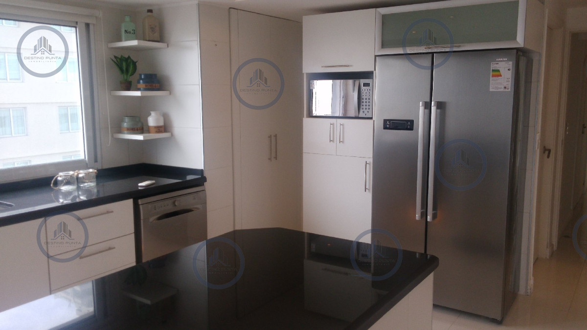 Apartamento ID.956 - Apartamento de 6 Dormitorios Frente al Puerto de Punta del Este