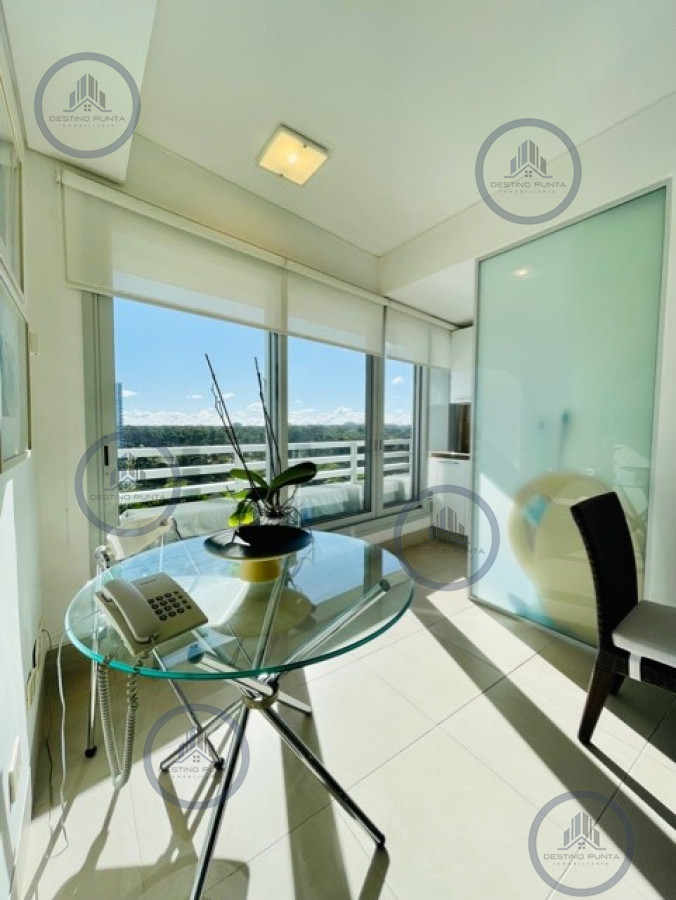 Apartamento ID.46 - Venta de apartamento premiun de tres dormitorios más dependencia en torre de categoría sobre playa Brava, Punta del Este
