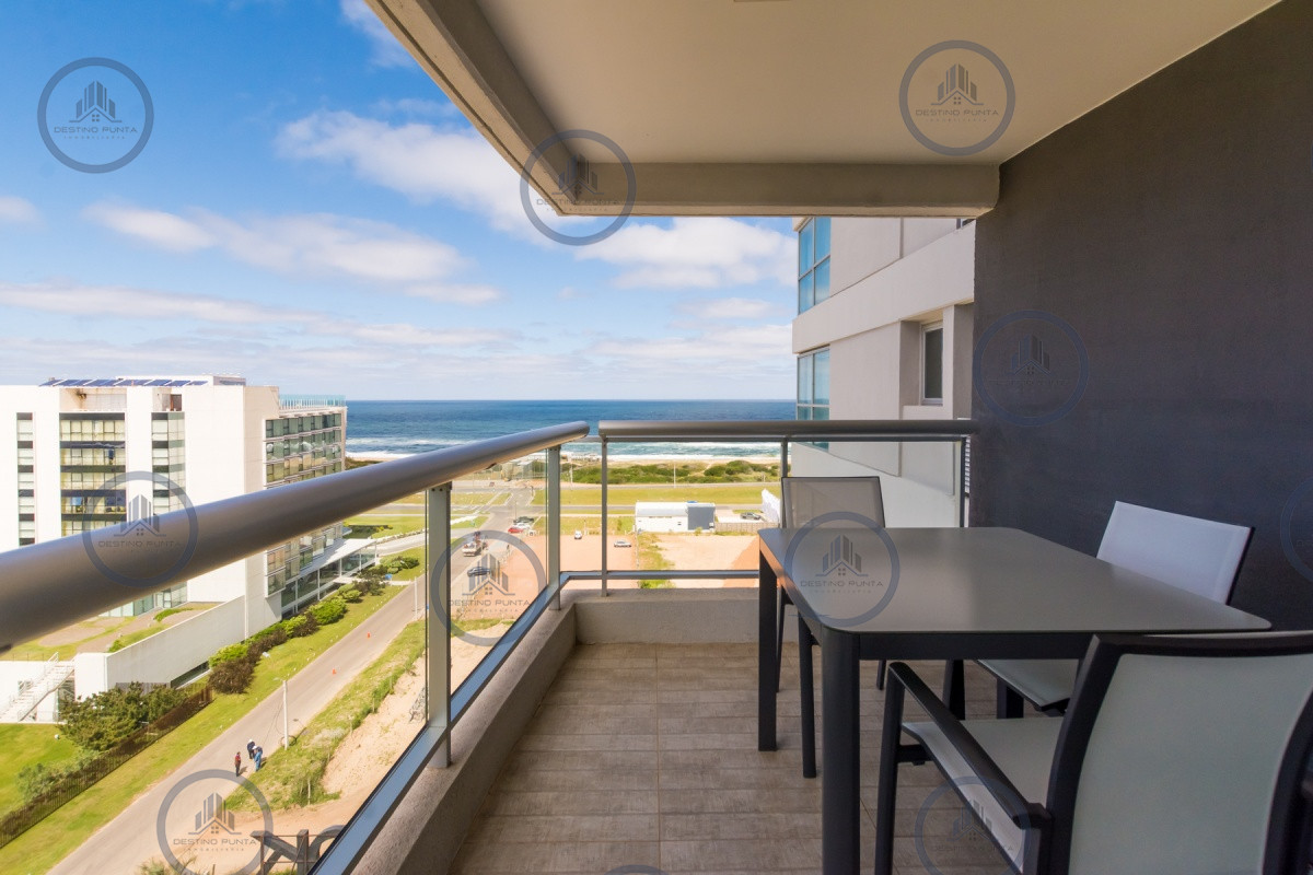 Apartamento ID.301 - Excelente Apartamento de 2 Dormitorios + Servicio en Brava con Vista al Mar