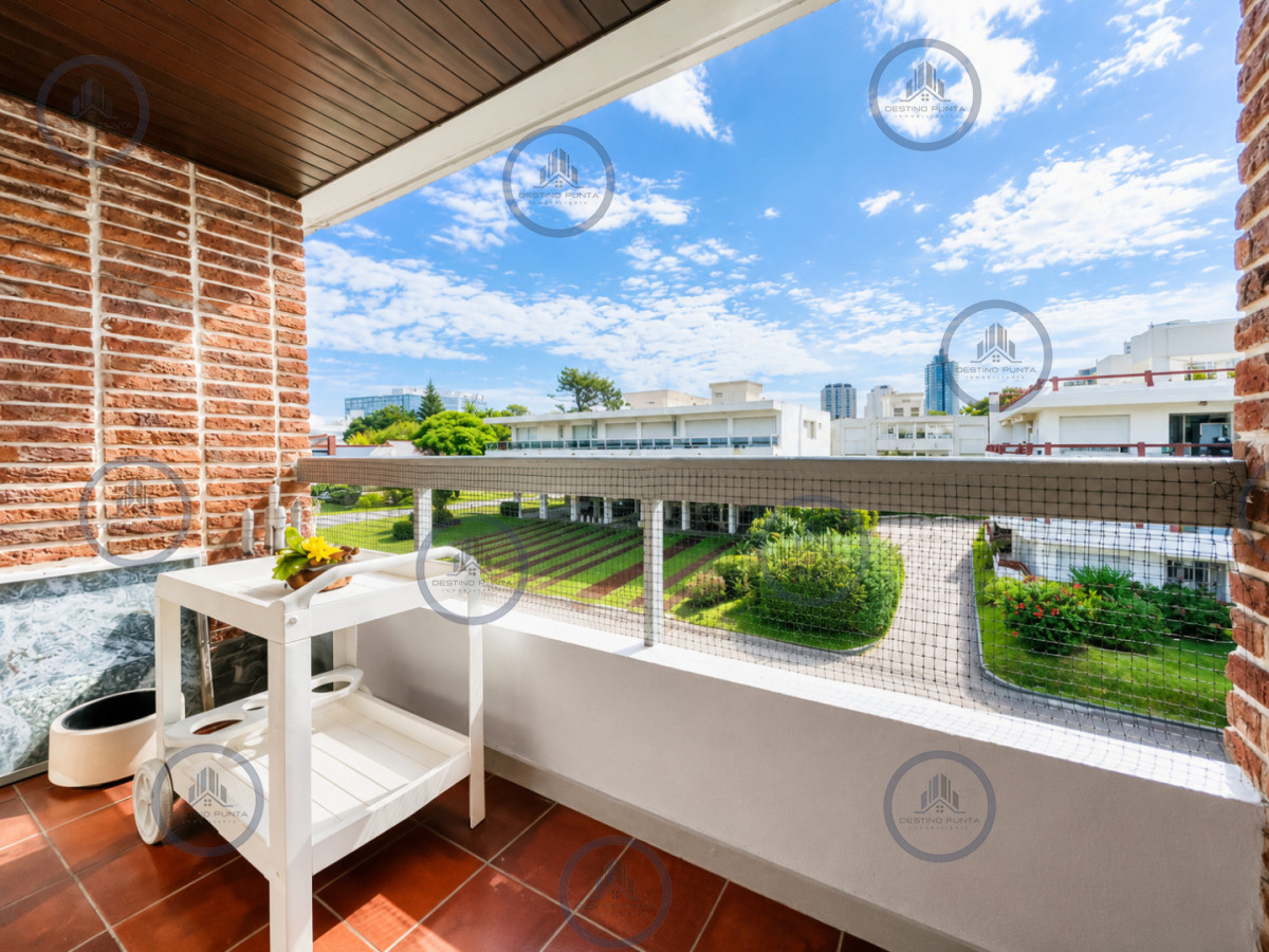 Apartamento ID.788 - Apartamento de 2 Dormitorios en Aidy Grill a Pocos Metros de Playa Brava - Venta