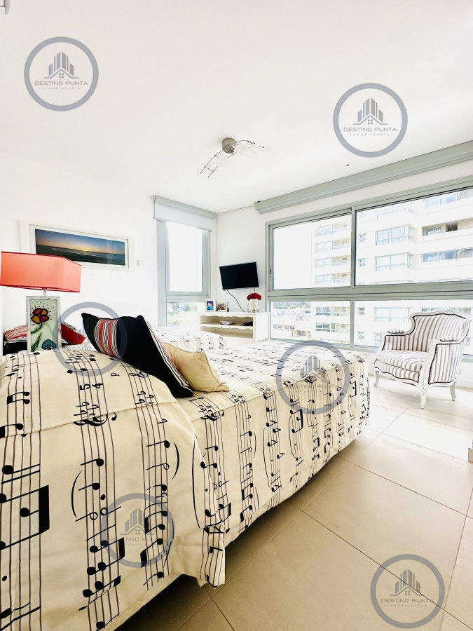 Apartamento ID.272 - Oportunidad en Venta Maravilloso departamento esquinero en Torre Le Parc, Playa Brava, Punta del Este